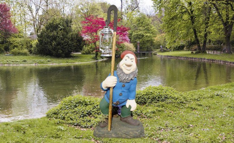 Садовая фигура Гном ворчун