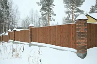 Забор №19 - сплошной с планкой