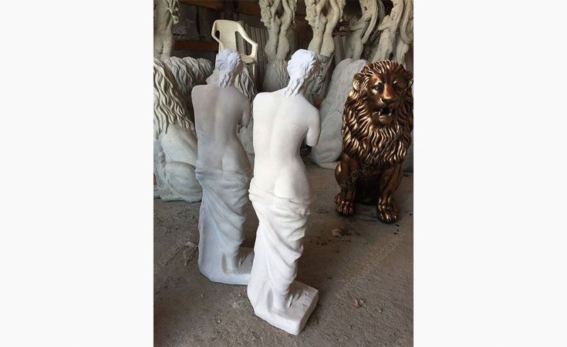 Скульптура Венера Милосская в белом цвете